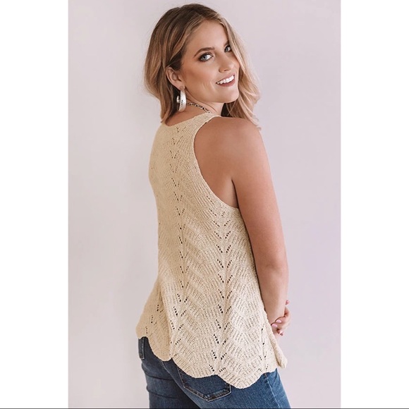 🆕 Pink Cream Flowy Scalloped Knit Tank Top - Picture 2 of 5